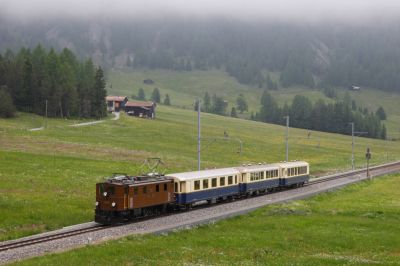 Nur noch ein paar hundert Meter, dann hat Ge 4/6 - 353 den Bahnhof Davos Wolfgang erreicht
Schlüsselwörter: ge 4/6 , 353 , 125