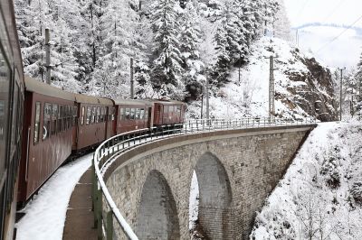 am Saugraben
Saugrabenviadukt aus der Perspektive des Fahrgasts
Schlüsselwörter: 1099.013, Ötscherbär, Saugraben