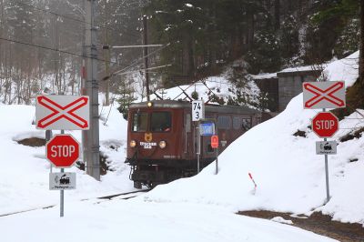 aus dem Tunnel
der Gösingpendler verläßt soeben den Raingrabentunnel in Richtung Gösing
Schlüsselwörter: 1099.010, Gösinpendler, Raingrabentunnel