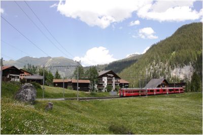 Zugkreuzung in Litzirüti mit 3513 aus Arosa kommend und 3503 nach Arosa
Schlüsselwörter: allegra , 3503 , 3513