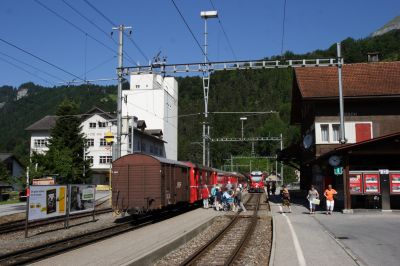 ABe 8/12 Allegra 3507 -  Benedetg Fontana ist mit seinem Regio in Grüsch angekommen, anhängt hat er noch zusätzlich einen B, A, BD und Gbk-v
Schlüsselwörter: allegra , abe , 8/12 , 3507 , gbk