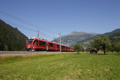 Allegra 3507 mit einem Regio nach Davos Platz im langen Doppelspurabschnitt nach dem Bahnhof Schiers
Schlüsselwörter: allegra , abe , 8/12 , 3507