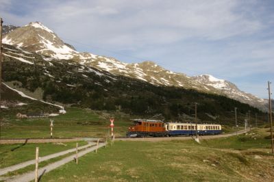 Problemlos bewältigt BB Ge 4/4 I - 82 die Steigung zwischen Lagalp und Ospizio Bernina
Schlüsselwörter: bb , ge , 4/4 , 82 , Bernina , Krokodil