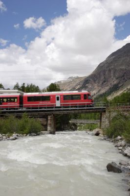 Unmittelbar hinter der Station Morteratsch beginnt die beachtliche Steigung in Richtung Montebello-Kurve
Schlüsselwörter: allegra , abe , 8/12 , 3507 , Benedetg Fontana