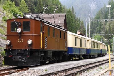 Ge 4/6 - 353 mit "125 Jahre RhB"-Sonderzug in Wiesen
Schlüsselwörter: ge 4/6 , 353 , 125