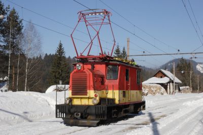 OB 12 anlässlich einer Kontrollfahrt der Oberleitung bei der Durchfahrt in Mitterbach
Schlüsselwörter: ob , 12 , x , 532 , obw , turmwagen , oberleitung