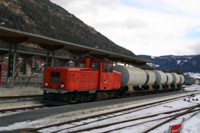 Ankunft in Murau
Soeben hat VL 13 mit ihrem Kesselwagenzug Murau erreicht.
Schlüsselwörter: VL 13 , stlb