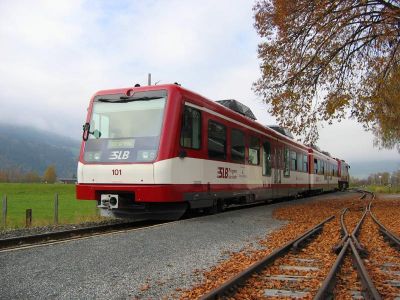 Wendezug mit Vs 81 im Bahnhof Fürth-Kaprun
