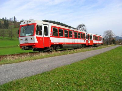 5090.011 + 5090.009zwischen Gurhof und Ederlehen
Am 4.11.2008 fahren 5090.011 und 5090.009 als Tandem zwischen Gurhof und Ederlehen 
