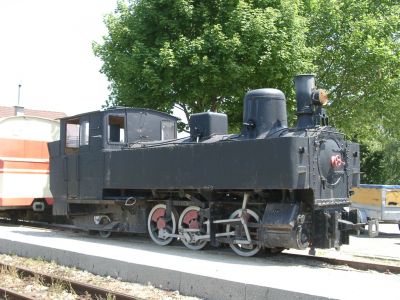 U.9
Die U.9 der Steiermärkischen Landesbahnen stand viele Jahre lang als Denkmal hinter dem St. Pöltener Hauptbahnhof. Im Frühling 2006 ließ sie der Eisenbahnclub Mh.6 nach Bischofstetten überstellen.
Schlüsselwörter: Krumpe , Bischofstetten , U9