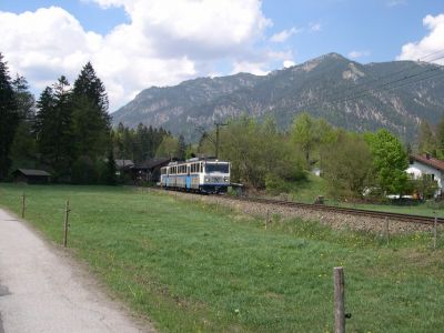 Bayrische Zugspitzbahn
Triebwagen 11 der Bayrischen Zugspitzbahn auf den Weg nach Garmisch Patenkirchen
