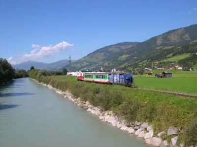 Lengdorf - Uttendorf
Ein Lokbespannter Zug nach Mittersill. 
Geführt von der 2095.01.
Schlüsselwörter: 2095 , 01