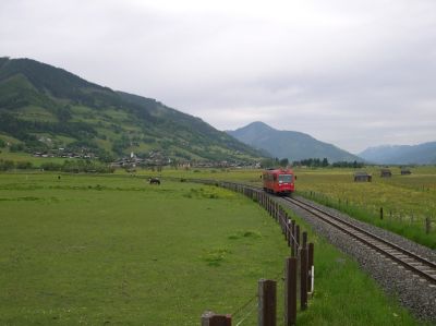 Walchen im Pinzgau
Dieseltriebwagen 5090.001 in Richtung Zell am See.
Schlüsselwörter: 5090 , 001