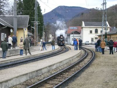 Mh.6 in Kirchberg
Mh bei der Einfahrt in Kirchberg
Schlüsselwörter: Mh.6 , Mh 6 , 399