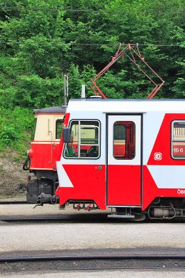 der 5090 mit dem Stromabnehmer
ein 5090 steht ion Laubenbachmühle neben der 1099.016 und wartet auf den Gegenzug (4090)
Schlüsselwörter: Mariazellerbahn , Laubenbachmühle , 016