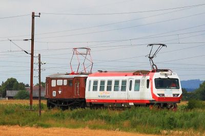 4090 Probefahrt
die 1099.013 zieht den 4090.003 anlässlich einer Laufprobe des Triebwagens gen Ober-Grafendorf. Weitere Infos dazu findet man unter:
http://schmalspur-modell.at/viewtopic.php?t=8015
Schlüsselwörter: 1099.013, 4090.003, Probe