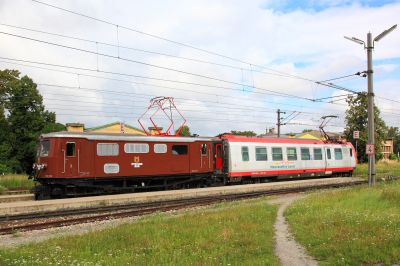 4090 Probefahrt
die 1099.013 zieht den 4090.003 anlässlich einer Laufprobe des Triebwagens gen Ober-Grafendorf. Weitere Infos dazu findet man unter:
http://schmalspur-modell.at/viewtopic.php?t=8015
Schlüsselwörter: 1099.013, 4090.003, Probe