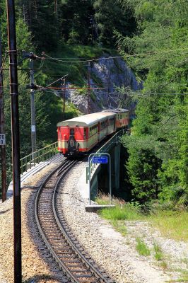 Dirndltaler bei den Kienbächen
Nachschuß auf den Dirndltaler über die Kienbach-Klaus Brücke
Schlüsselwörter: 1099.02, Bürgeralpe, Erlauf-Kienbach Brücke