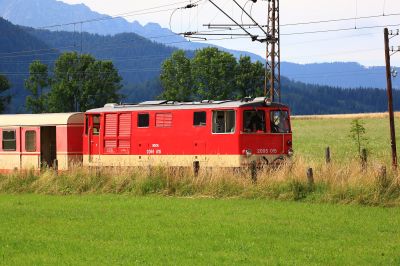 die 2095.015 bei Einfahrt in Mariazell
der R6813 Ötscherland bei Ankunft in Mariazell
Schlüsselwörter: 2095.015, Ötscherland, Mariazell