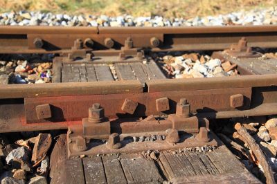 Schienenverbinder
Aufnahme eines Schienenverbinders auf der Krumpe kurz vor dem Einfahrtsignal in den Bahnhof Ober-Grafendorf
Schlüsselwörter: Schienenverbinder, Ober-Grafendorf