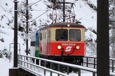 Dirndltaler auf dem Lassing-Kienbach Viadukt
Schlüsselwörter: 1099.001, Dirndltaler, Lassing-Kienbach