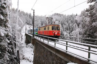 Dirndltaler auf dem Lassing-Kienbach Viadukt
Schlüsselwörter: 1099.001, Dirndltaler, Lassing-Kienbach