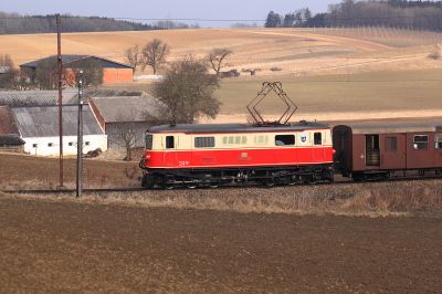 bei Matzersdorf
die 1099.02 in der landwirtschaftlichen Umgebung bei Matzersdorf
Schlüsselwörter: 1099.02, Ötscherland, Matzersdorf