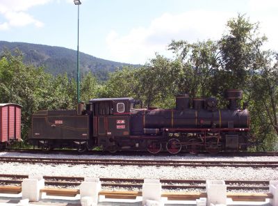 83-052, steam engine
In der deutschsprachigen Literatur wird diese Museumsbahn auch als Šarganbahn, im englischen Sprachraum als Sargan mountain railway bezeichnet, sinngemäß wäre der Name „Šarganska osmica“ am ehesten mit „Scharganer Achter“ treffend zu übersetzen.
Schlüsselwörter: 83 , 83-052 ,  Mokra Gora , Sargan