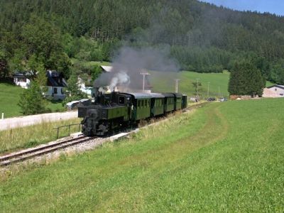 Ybbsthalbahn 24.6.07
Der Dampfzug nach dem Bahnhof Pfaffenschlag
