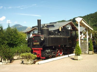 298.55 vor dem Fahrzeugmuseum in Kaprun
Sammlung 298.55 in Kaprun

Foto: khk-archiv Schienenfahrzeuge.
Schlüsselwörter: 298.55, kaprun, pinzgaubahn