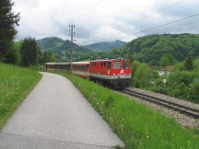 2095 011 Kirchberg/Pielach
2095 011 am R 6836 nächst Kirchberg/Pielach; 14. Mai 2010
Schlüsselwörter: 011 , 2095 , 6835 ,  Kirchberg , Pielach