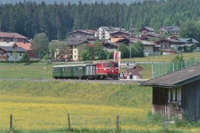 SLB Vs73 wartet auf Einfahrt des R3312, um sich mit dem Sonderzug auf die Reise nach Mittersill begeben zu können.
