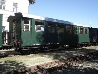 ÖBB B4iph/s 3244
Der noch als ÖBB B4iph/s 3244 angeschriebene grüne Vierachser.
